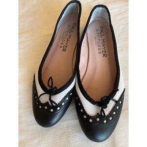 Paul Mayer flat wing tip slip on women's shoe black white size 8 excellent